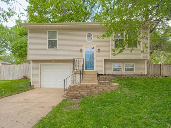 824 E Wabash St, Olathe, KS 66061