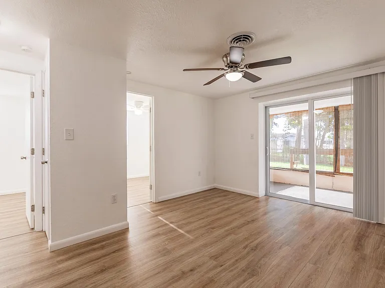 1611 Florence Ave #B — Photo 25