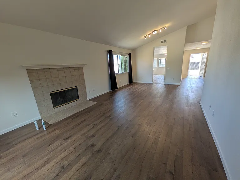 Hildale Cir — Photo 26