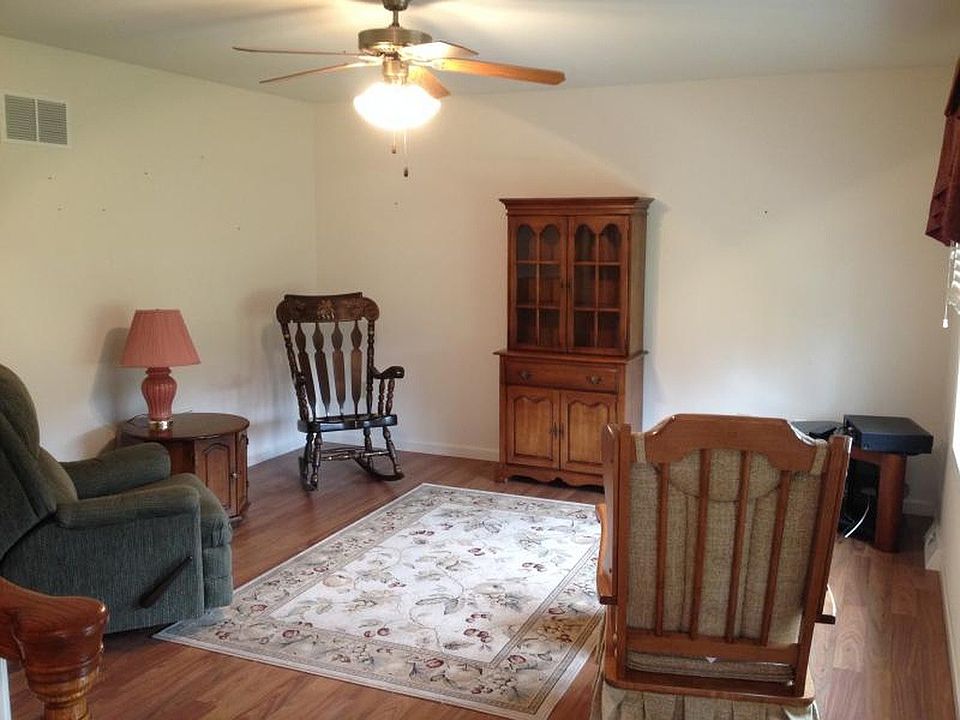 2nd image of 215 Monument Rd #0