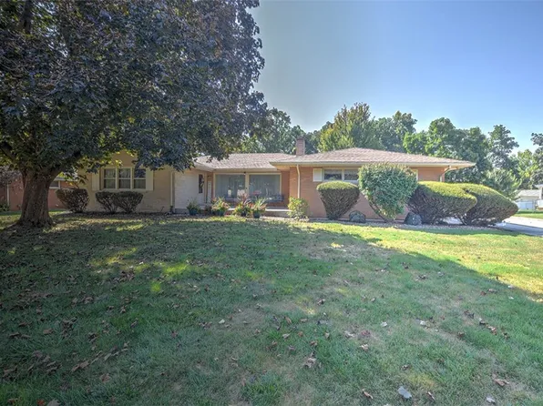 19 Lantern Ln, Forsyth, IL 62535