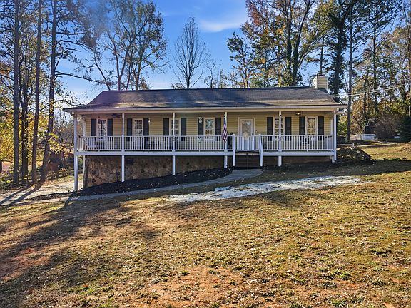 2nd image of 223 Hickory Ln