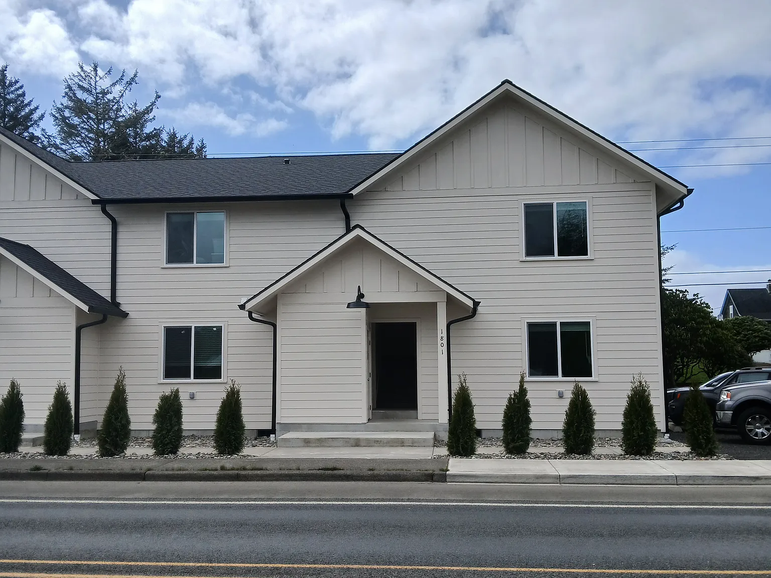 2 bed, 850 sqft, $1,600 — Photo 3