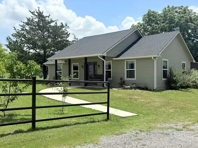 4610 County Road 408 — Photo 2