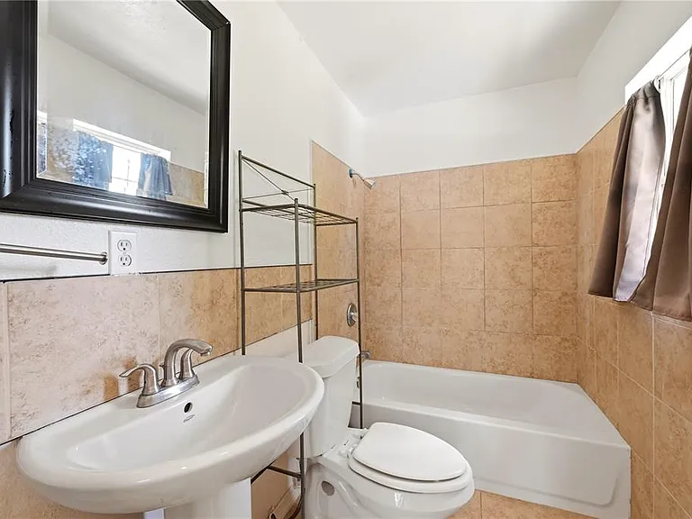 808 S Ivey Ln — Photo 15