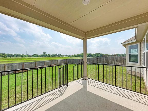 4th image of 518 Windy Reed Rd