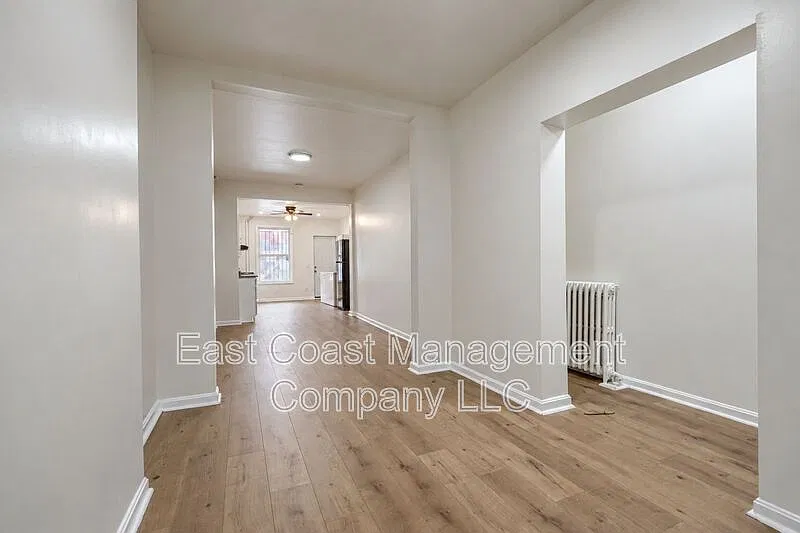 2 bed, 1.0 bath, 1163 sqft, $1,450 — Photo 3