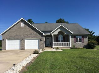 13734 White Pine Ln, Godfrey, IL 62035