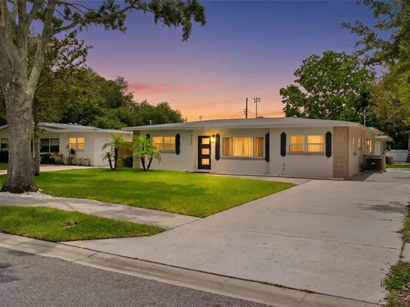 723 W Bayshore Dr, Tarpon Springs, FL 34689