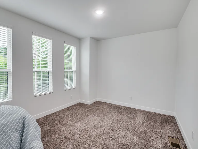 2325 Budd St — Photo 7