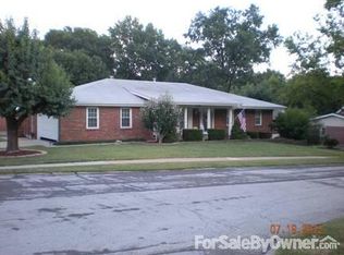 5104 Crosswood Dr, Saint Louis, MO