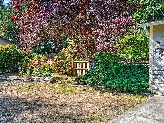 5th image of 2044 Parker Road