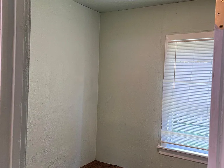 2511 NE Adams St — Photo 6