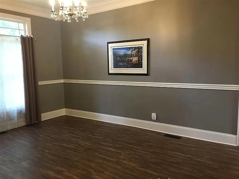 209 N Bedelia St — Photo 30