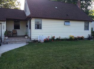 1352 Thompson Dr, Bay Shore, NY 11706