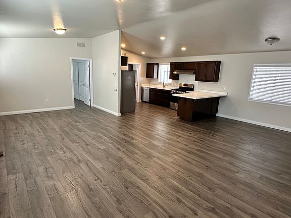 4th image of 1225 Oceanside Blvd Unit 204