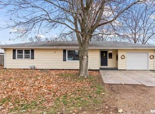 211 S 9th St, Auburn, IL 62615