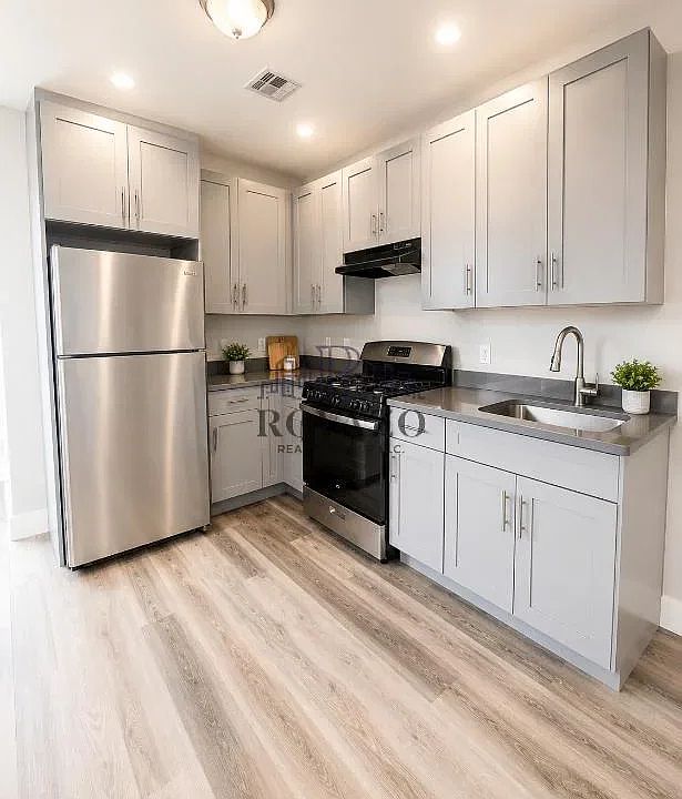 1st image of 186 Hawthorne Ave #2LC