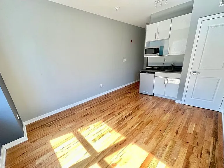 533 Budd St #2C — Photo 9