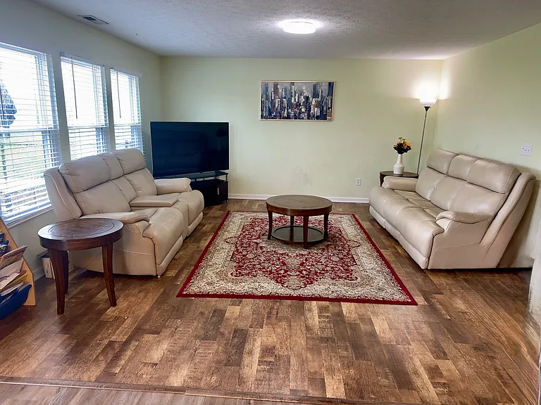 2413 Shadow Bend Dr — Photo 4
