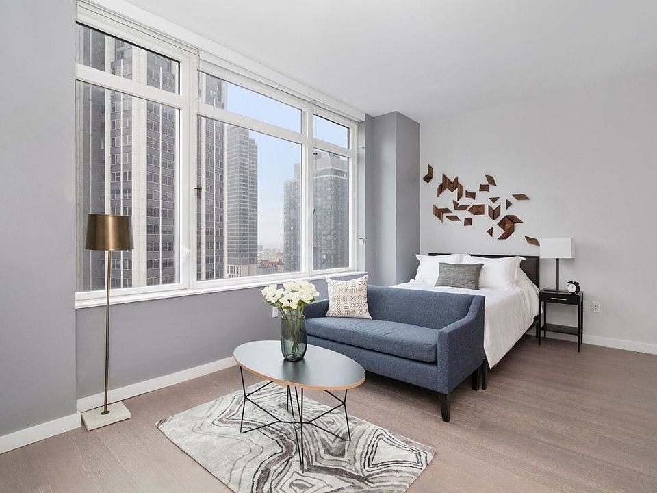 1st image of 42 W 33rd St Ph 1F