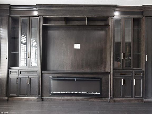 3rd image of 64 Alexsia St