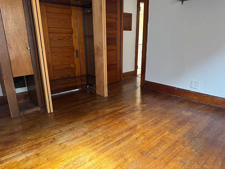 215 N Paterson St — Photo 15