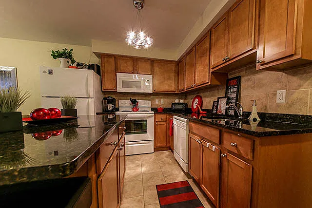 1116 Garden Court Dr — Photo 10