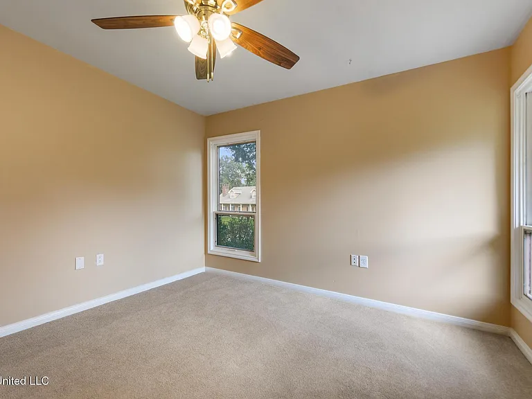 687 Oahu St — Photo 17