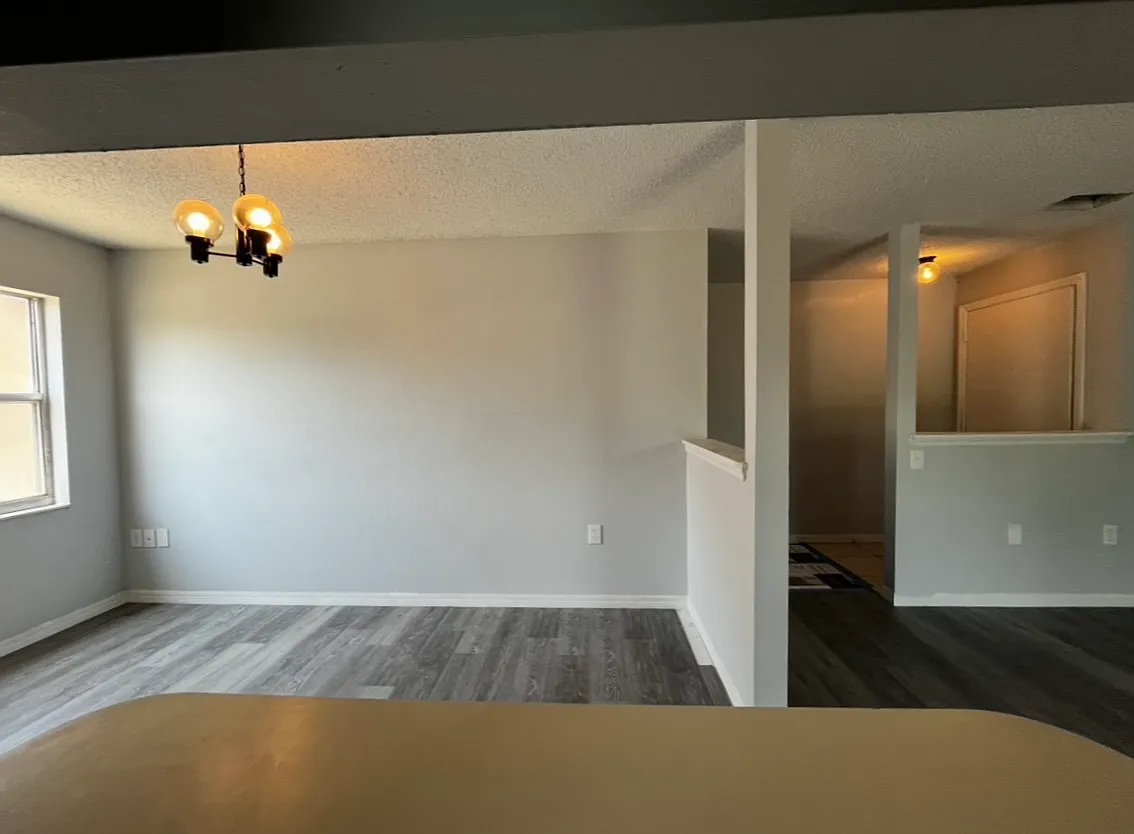 Building Photo - 290 Spring Dr #8