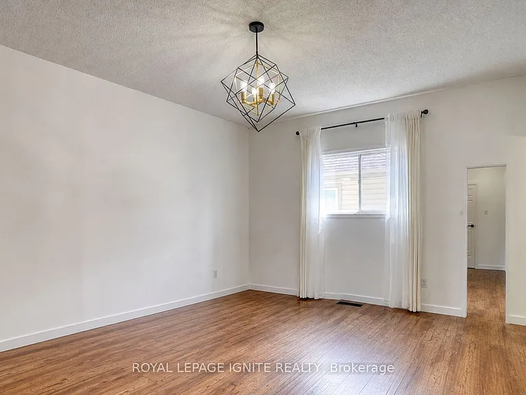 604 Woodmount Cres — Photo 15
