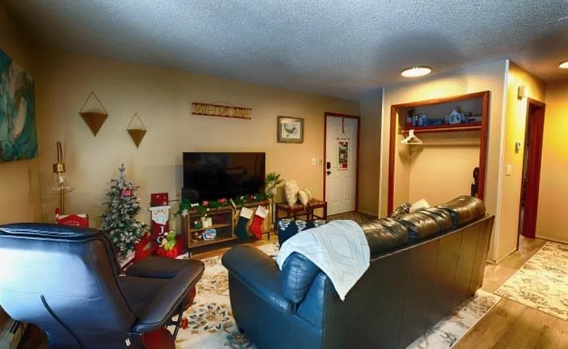2 bed, $1,650 — Photo 3