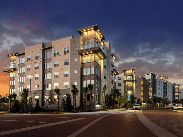 486 Center Pointe Cir #554