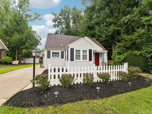 1512 Parkgate Ave, Akron, OH 44313