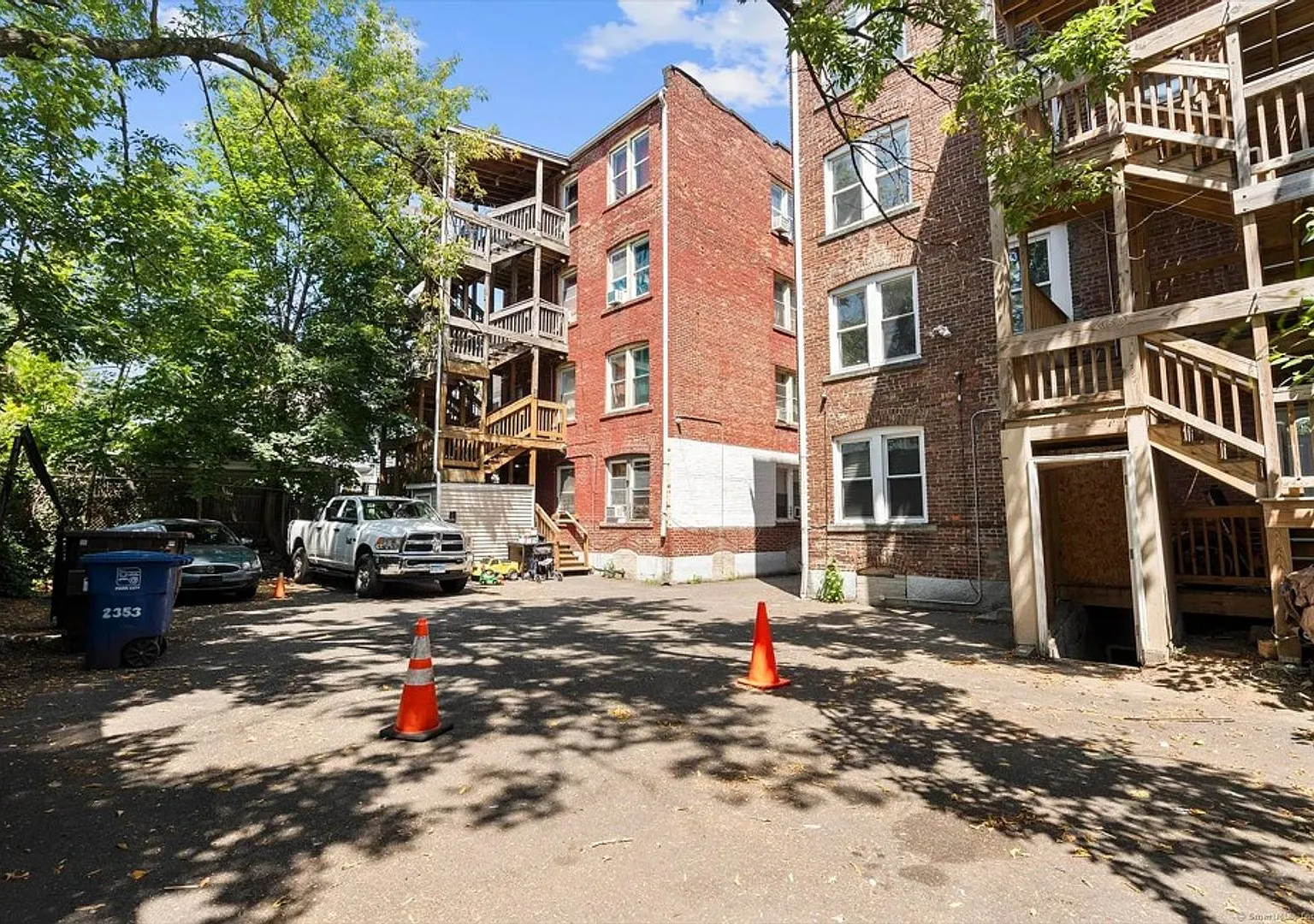 31 Whittier St — Photo 2