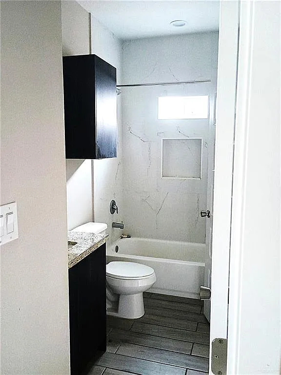 3 bed, 2.0 bath, 1120 sqft, $1,350 — Photo 4