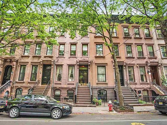 Beautiful and quiet block