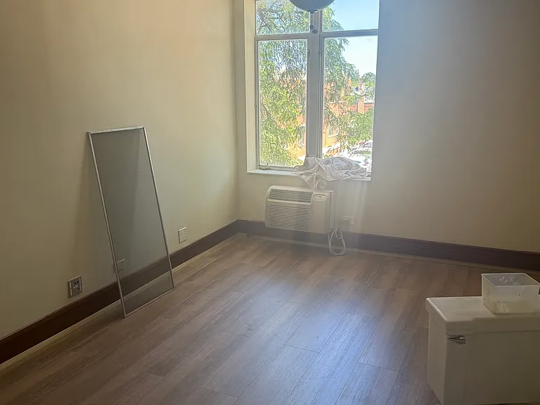 580 N Bank Ln #33 — Photo 7