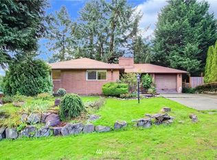 3715 SW 108th St, Seattle, WA 98146