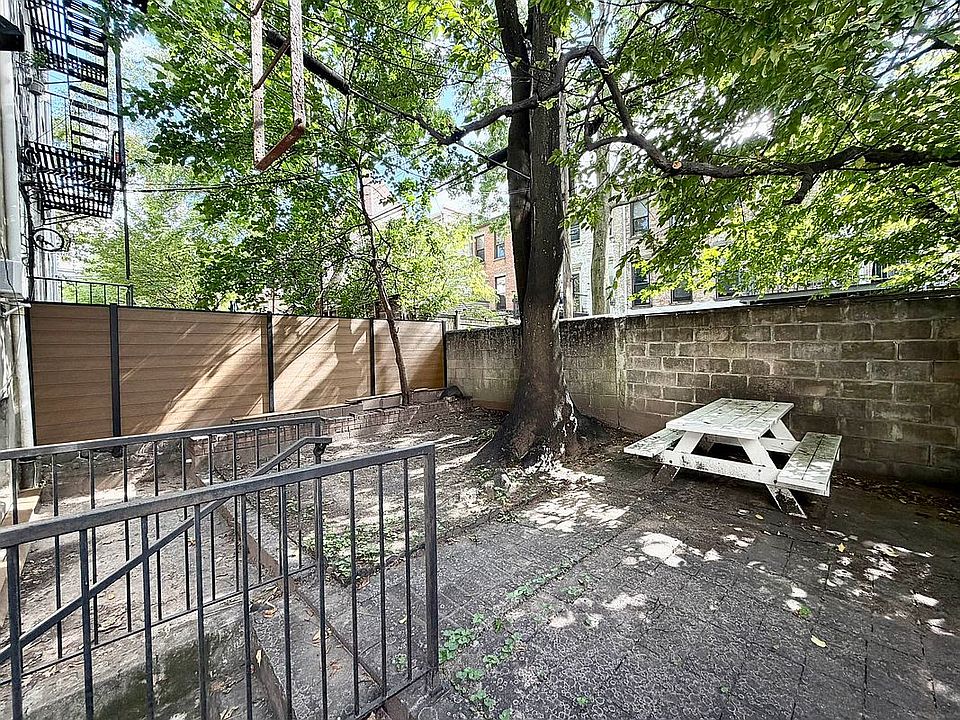 1st image of 462 6th St APT 1C