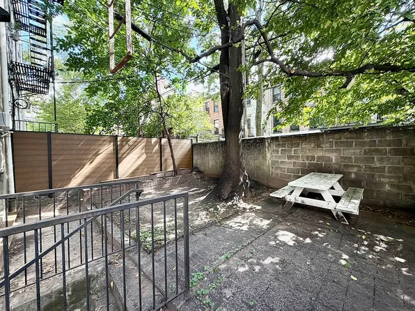 462 6th St APT 1C, Brooklyn, NY 11215