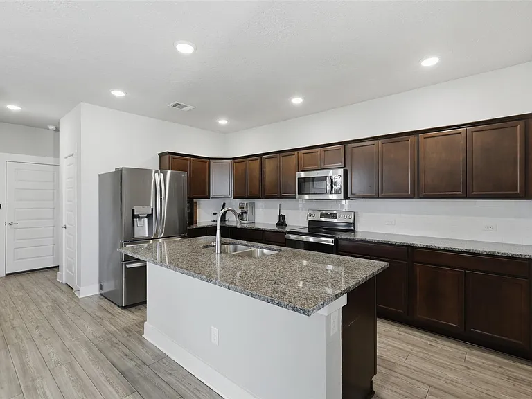 3934 Yukon Ln — Photo 4