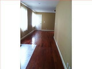 4th image of 424 Milton Ave