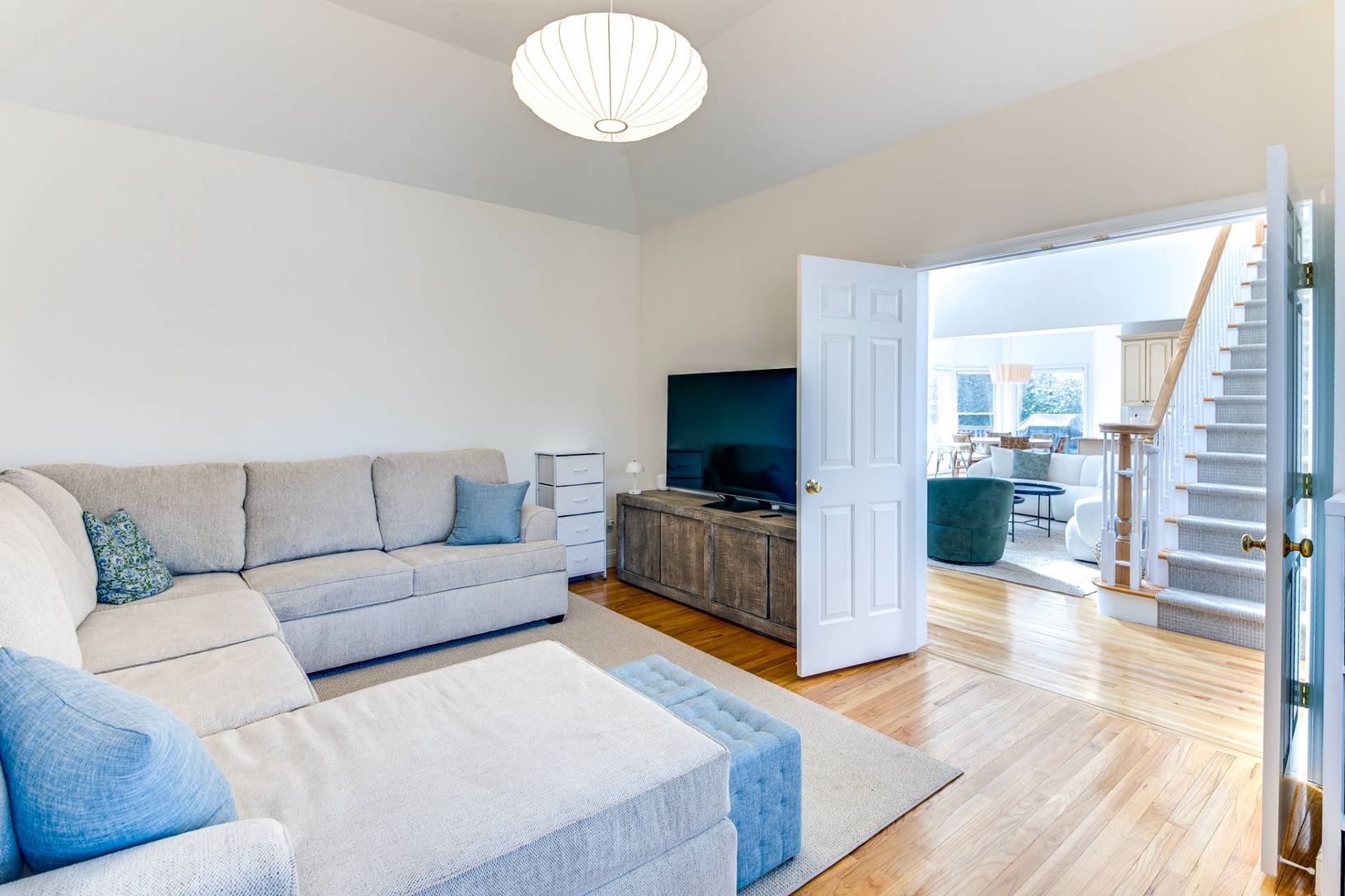  LARGE BONUS/DEN/MEDIA ROOM