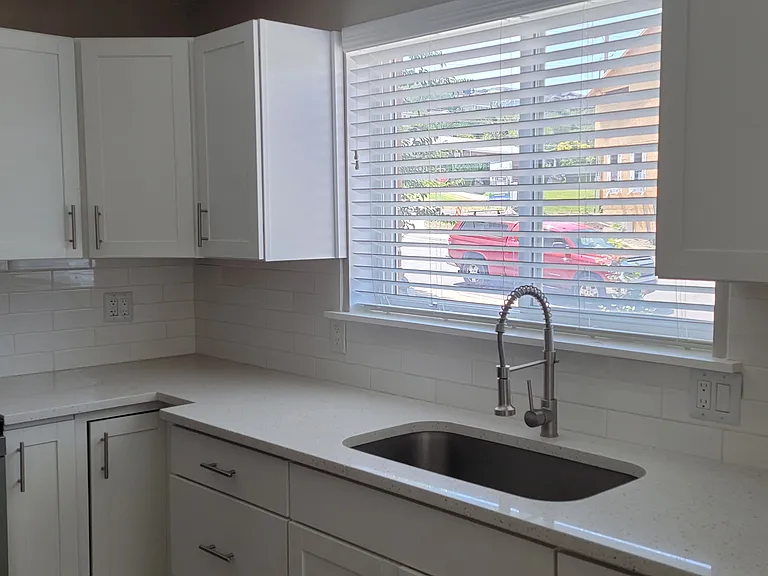 North Salt Lake Upstairs Duplex — Photo 4