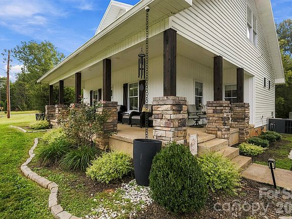 2nd image of 2832 Beaty Rd