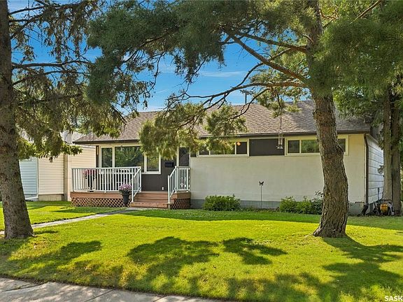 2nd image of 1810 Cairns AVENUE
