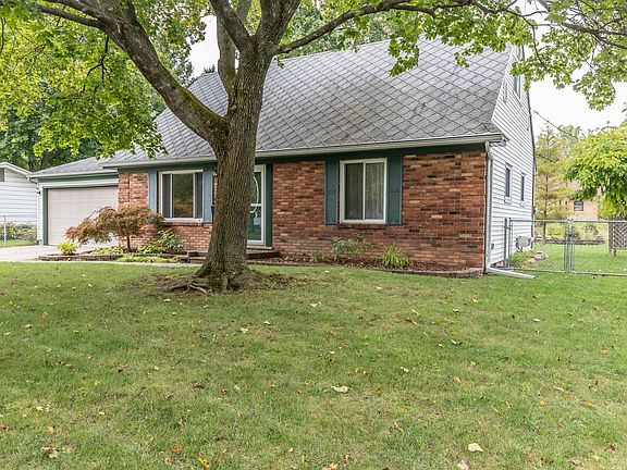 3rd image of 3700 Glenbrook Dr