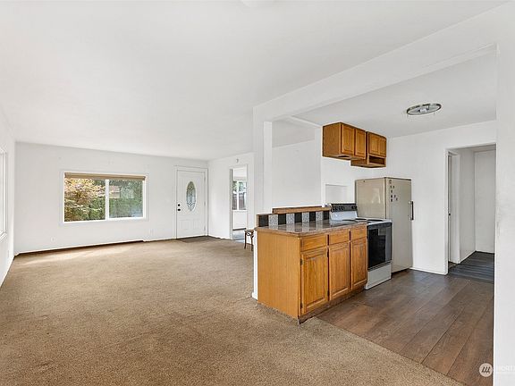 5th image of 218 18th Street NW