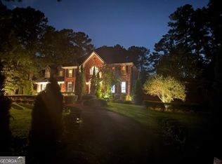 290 Dix Lee On Dr, Fayetteville, GA 30214
